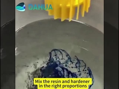 Applicazione di resina epossidica su piastre d'acciaio