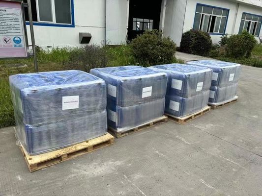 Buon prezzo CAS n. 25036-25-3 Resina epossidica liquida con peso equivalente epossidico G/eq 160-180 e Gardner Max 3 in linea