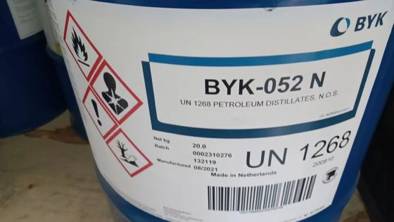 Additivo per la reologia liquida contenente solvente e libero da solvente BYK-410